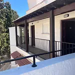 Papho\'S Mare Apts
